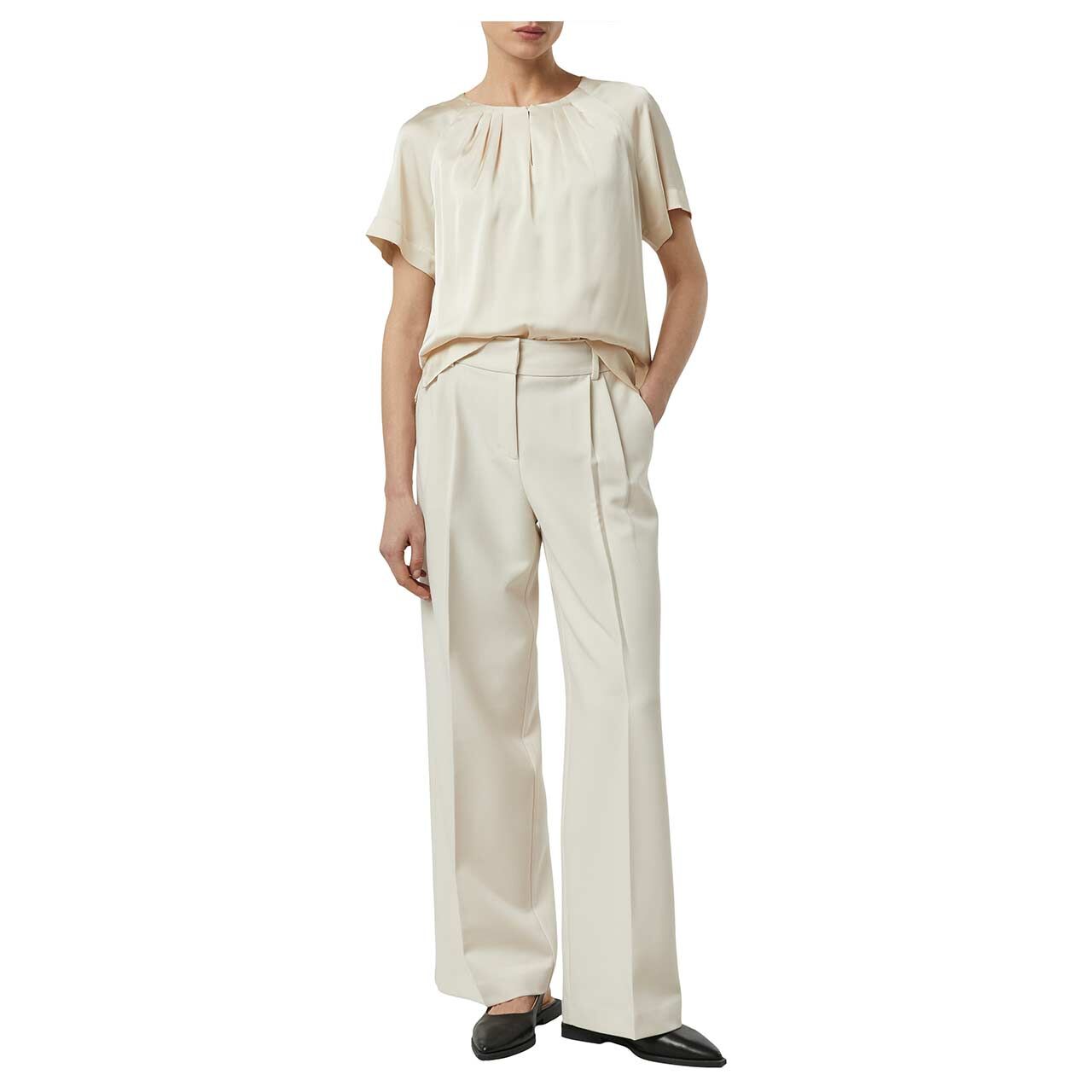 Damen Kurzarm Bluse von Comma in Beige, Ganzkörperansicht am Model