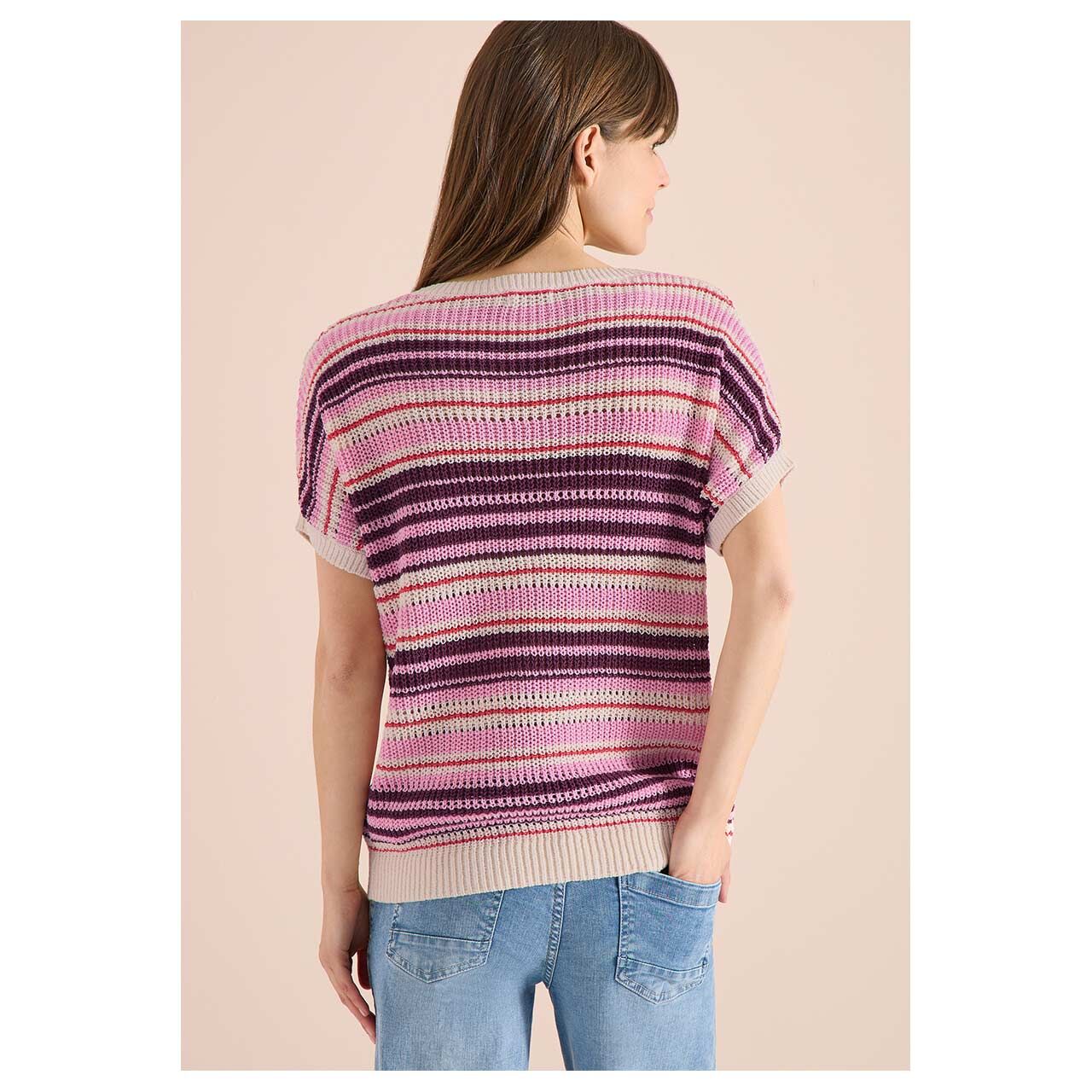 Damen Kurzarm Pullover Fancy Tapeyarn von Cecil in Weinrot gestreift, Rückansicht am Model