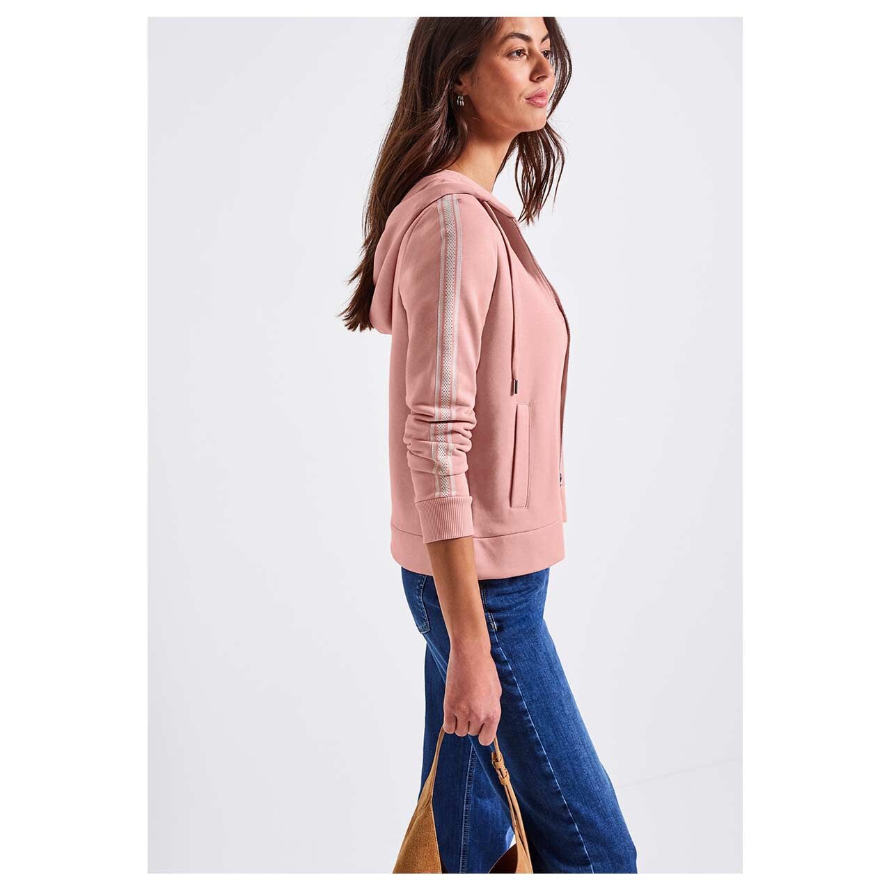 Damen Hoodie Sweatjacke Zip Jacket von Street One in Altrosa, Seitenansicht am Model