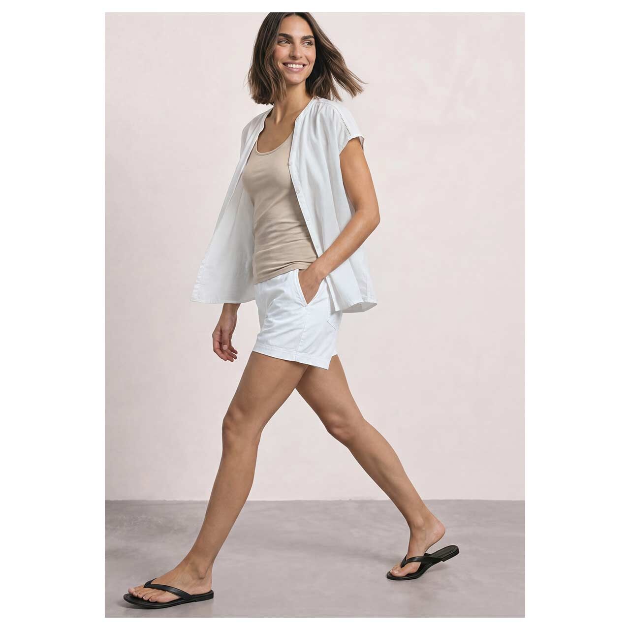 Damen Top Anni von Street One in Beige, Ganzkörperansicht am Model