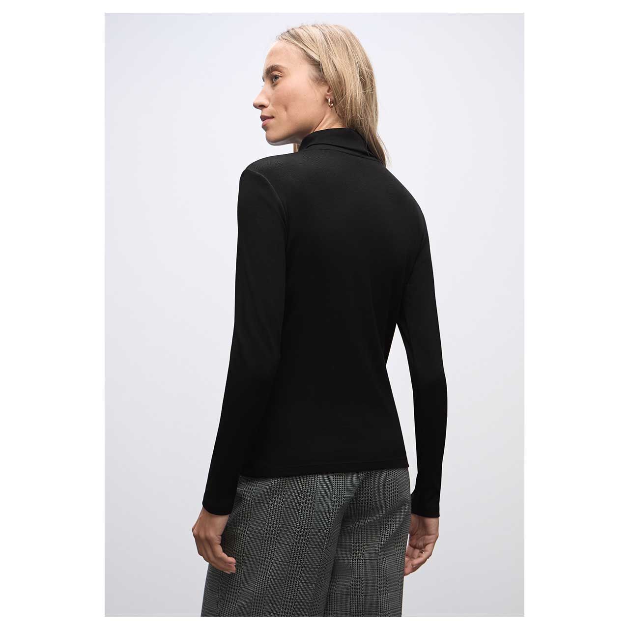 Damen Rollkragenshirt von Street One in Schwarz, Rückansicht am Model