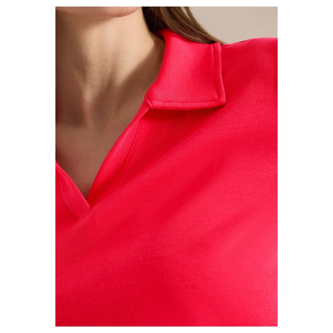 Damen Poloshirt Solid von Cecil in Rot, Detailansicht Kragen am Model