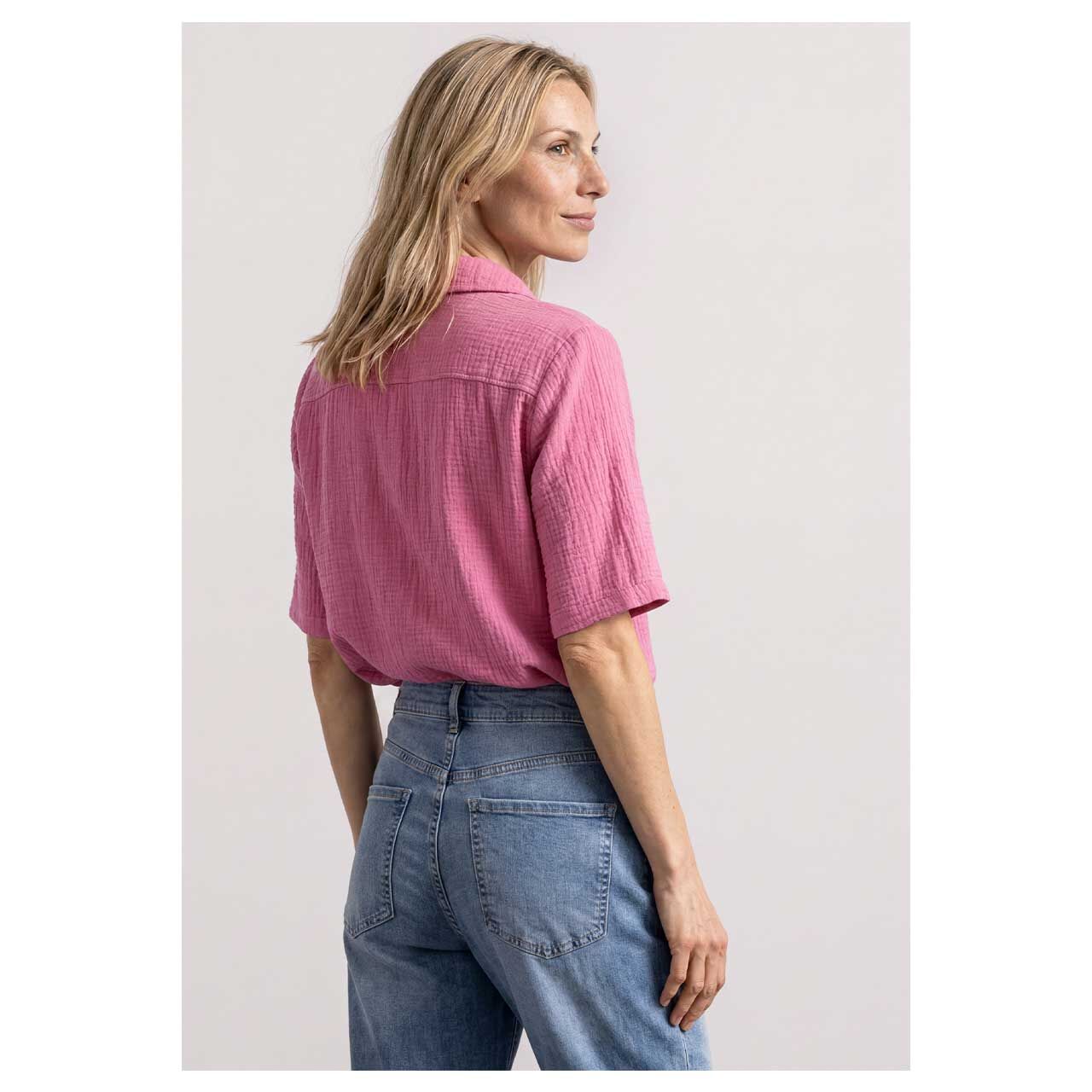 Damen Kurzarm Bluse Musselin Bowling Collar von Street One in Pink, Rückansicht am Model