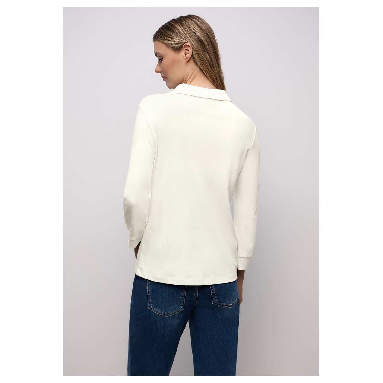 Damen 3/4 Arm Poloshirt Basic Zipper von Street One in Cremeweiß, Rückansicht am Model