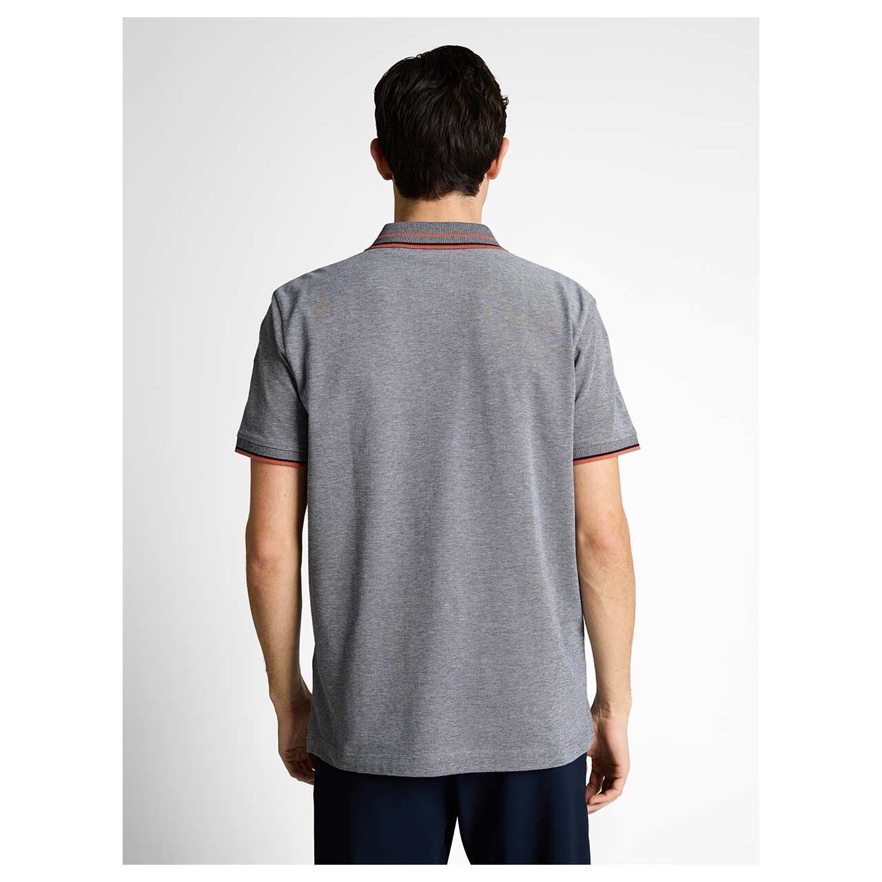 Herren Piqué Poloshirt von Tom Tailor in Dunkelblau meliert, Rückansicht am Model