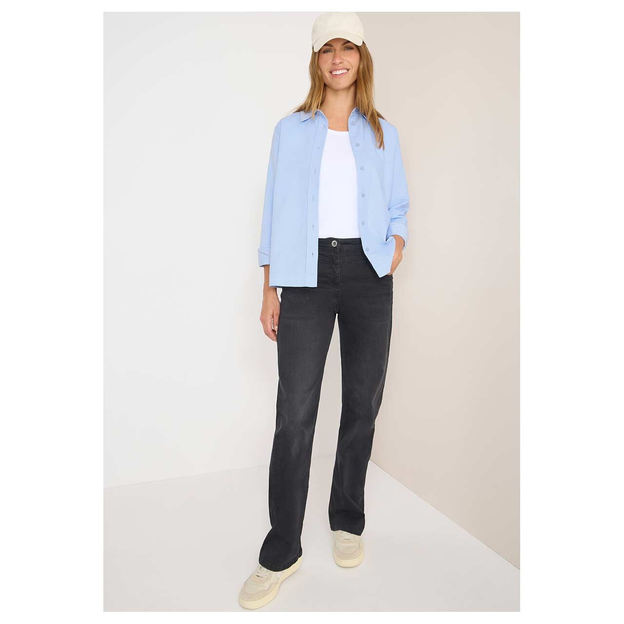 Damen Langarm Cord Bluse Solid Corduroy von Cecil in Hellblau, Ganzkörperansicht am Model