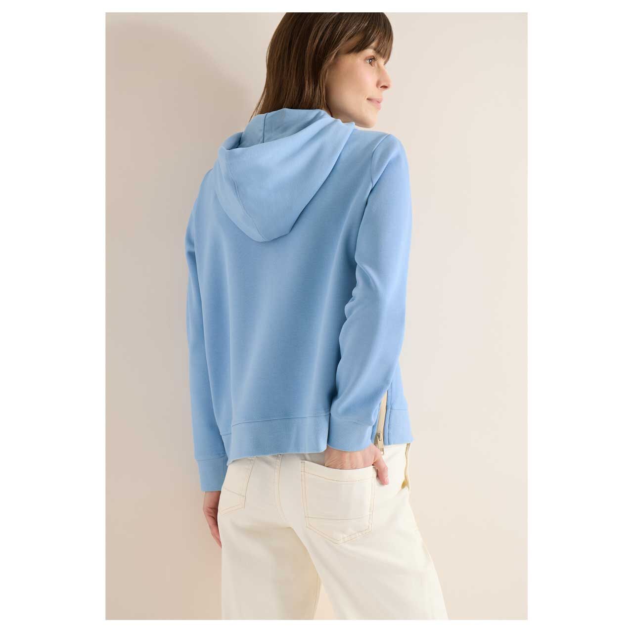 Damen Hoodie Sweatshirt Zip Details von Cecil in Hellblau, Rückansicht am Model