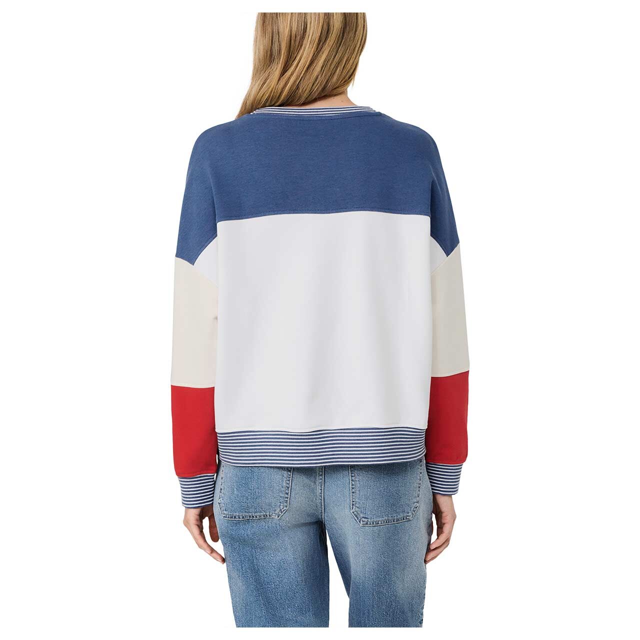 s.Oliver Damen Sweatshirt in Weiß mit Print, Rückansicht am Model