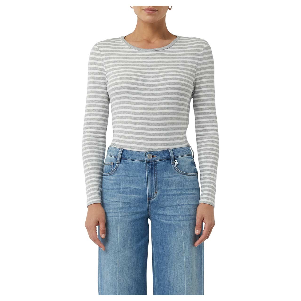 Damen Langarm Shirt von Comma in Grau gestreift, detaillierte Vorderansicht am Model
