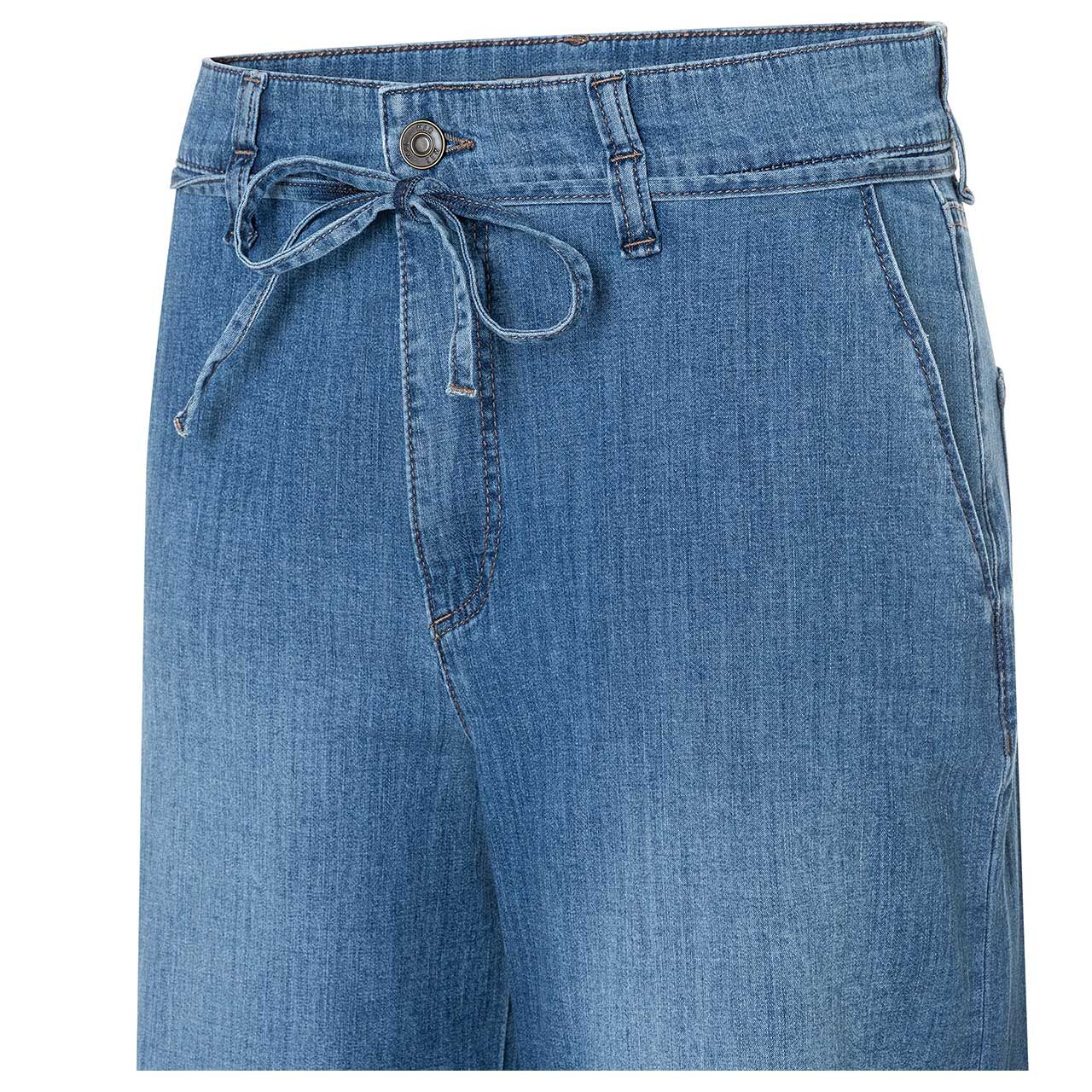 Stretch Damenjeans Wendy Bermuda von MAC in Blau angewaschen, detaillierte Vorderansicht