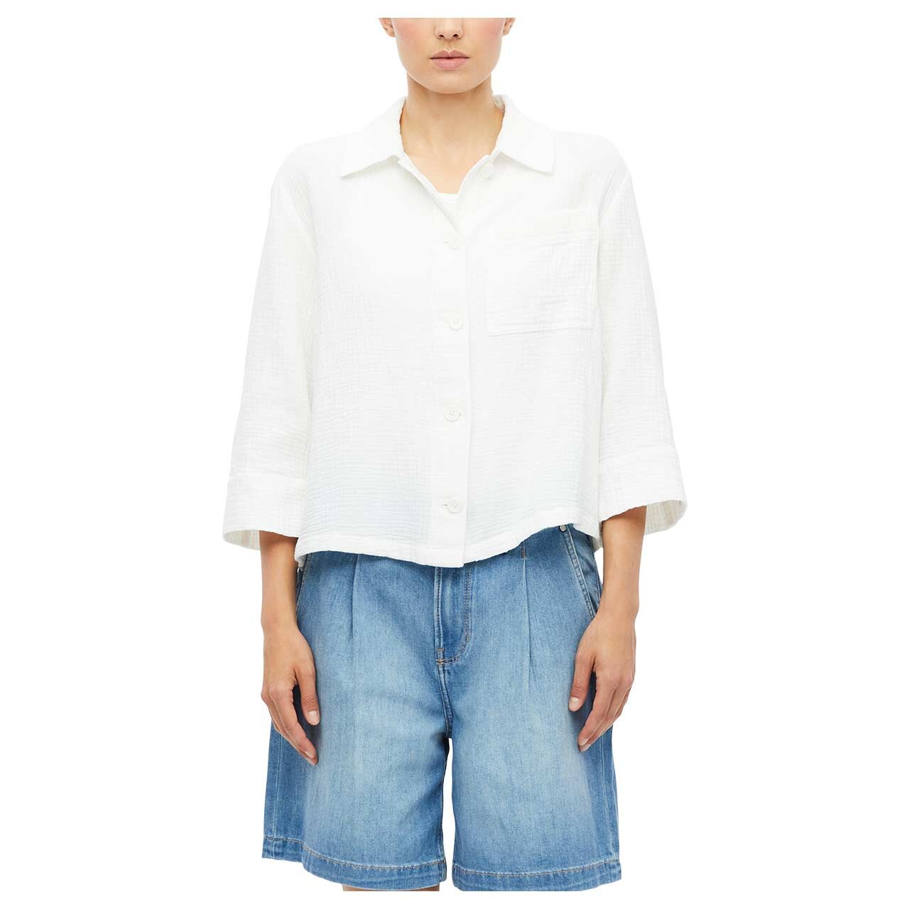 Damen 3/4 Arm Hemdjacke von s.Oliver in Weiß, geschlossene Vorderansicht am Model