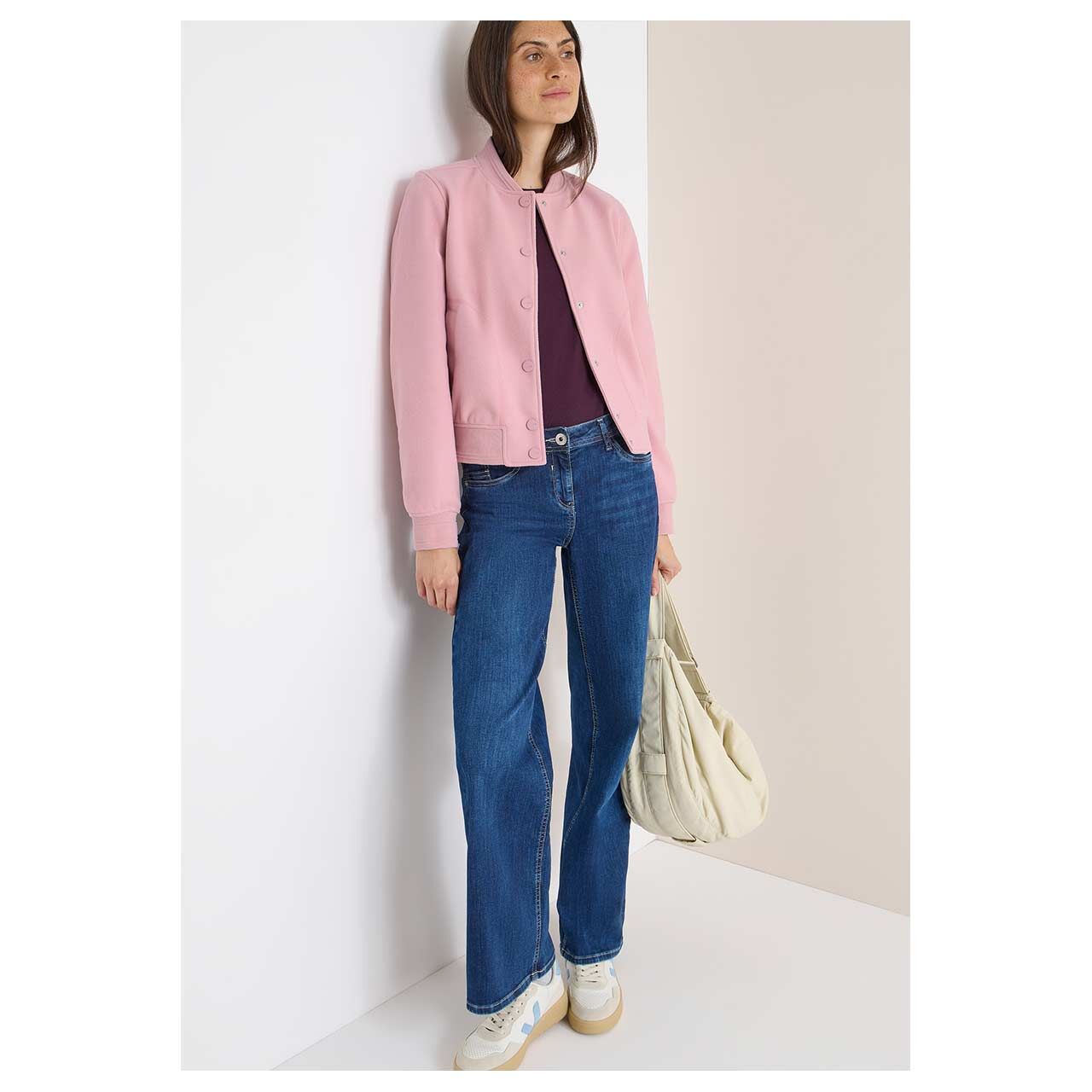 Damenjacke Fake Wool Blouson von Cecil in Rosa, Ganzkörperansicht am Model