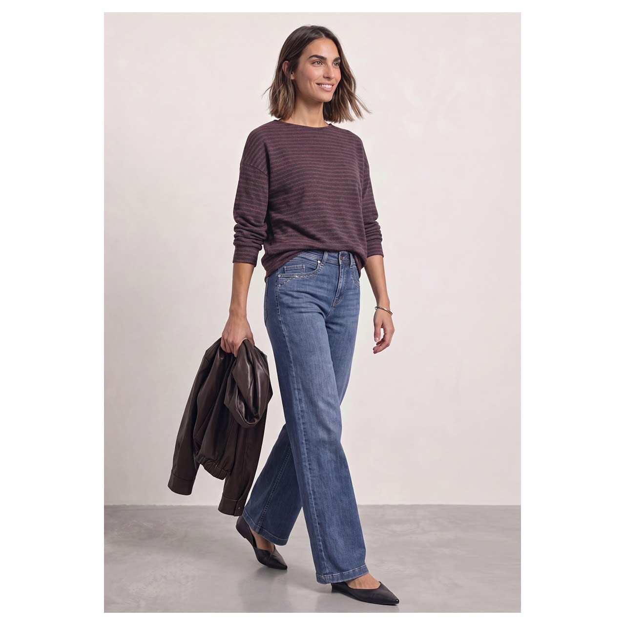 Damen Langarm Shirt Soft Bottom Cuff von Street One in Lila gestreift, Ganzkörperansicht am Model