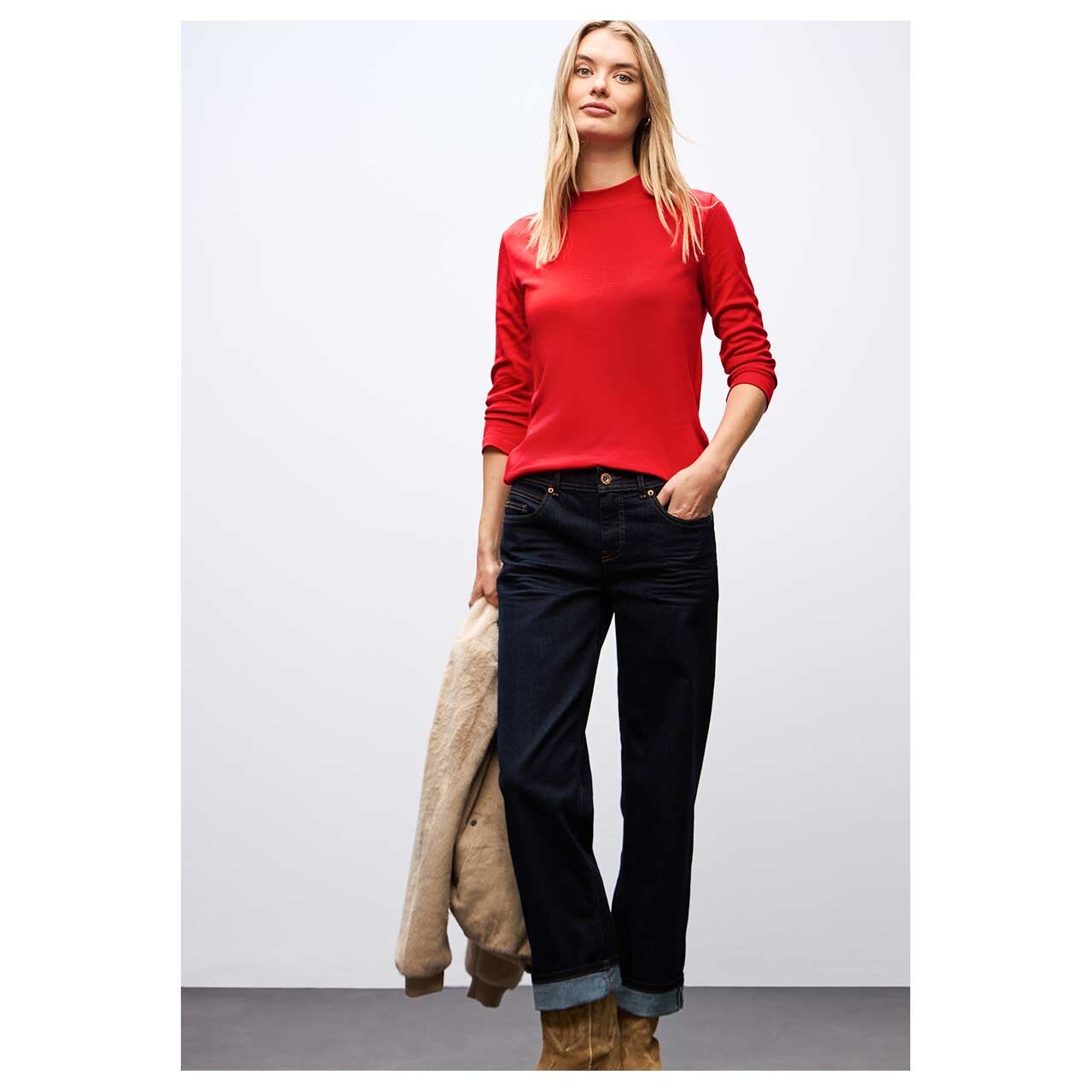 Damen 3/4 Arm Shirt Basic Turtle Neck von Street One in Rot, Ganzkörperansicht am Model