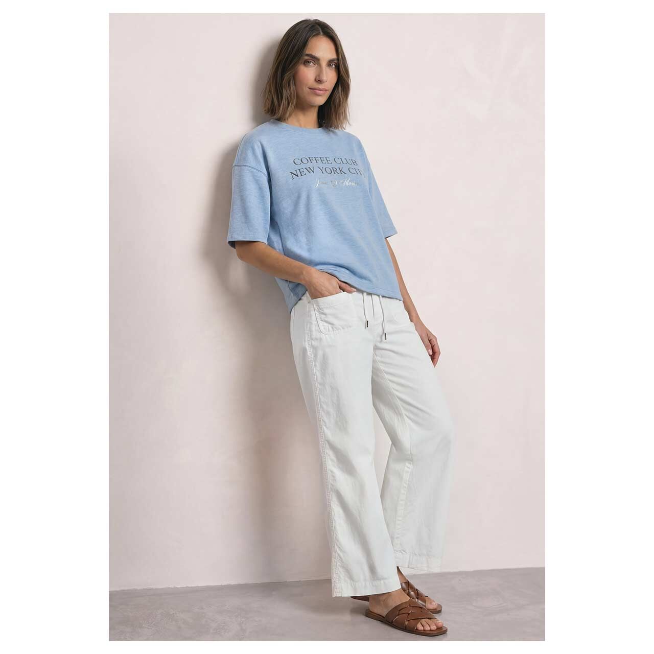 Damen Kurzarm Sweatshirt Short Boxy Crewneck von Street One in Hellblau meliert, Ganzkörperansicht am Model