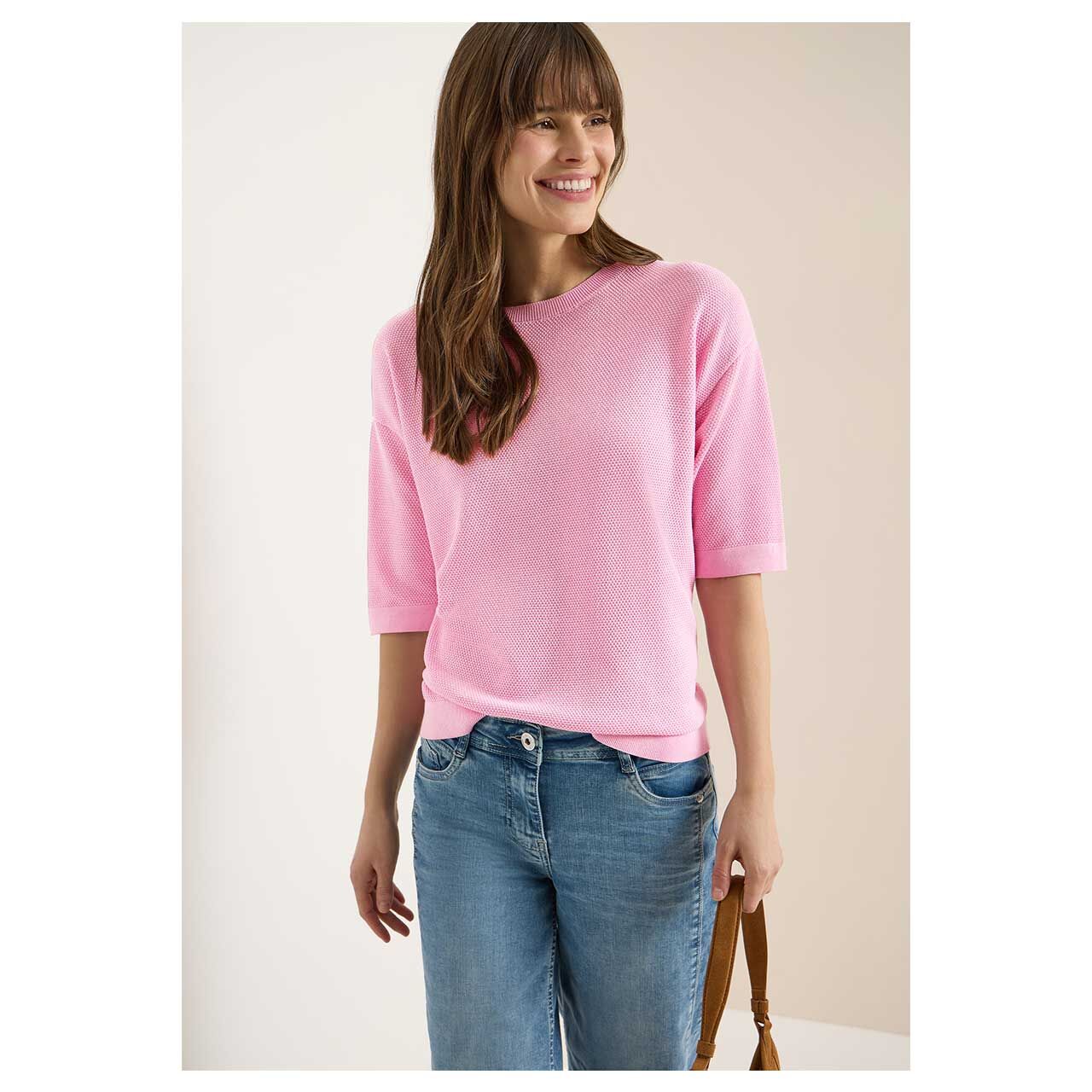 Damen Kurzarm Pullover Structured Short Sleeve von Cecil in Rosa, Vorderansicht am Model