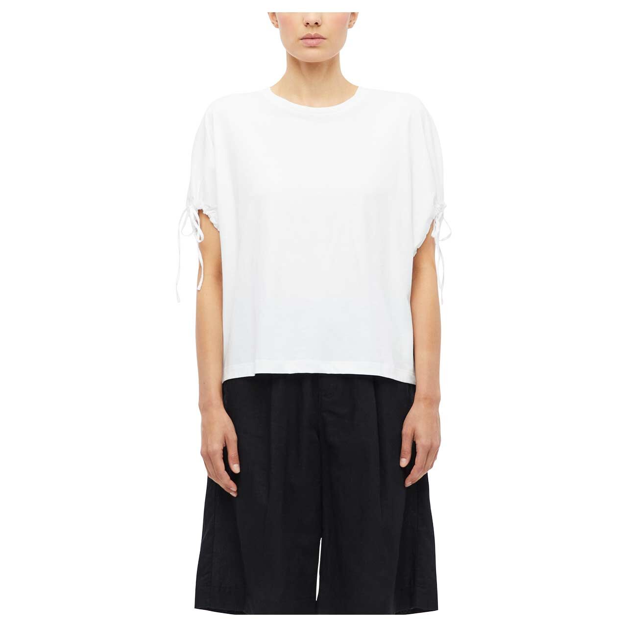 s. Oliver Damen T-Shirt in Weiß, Vorderansicht am Model