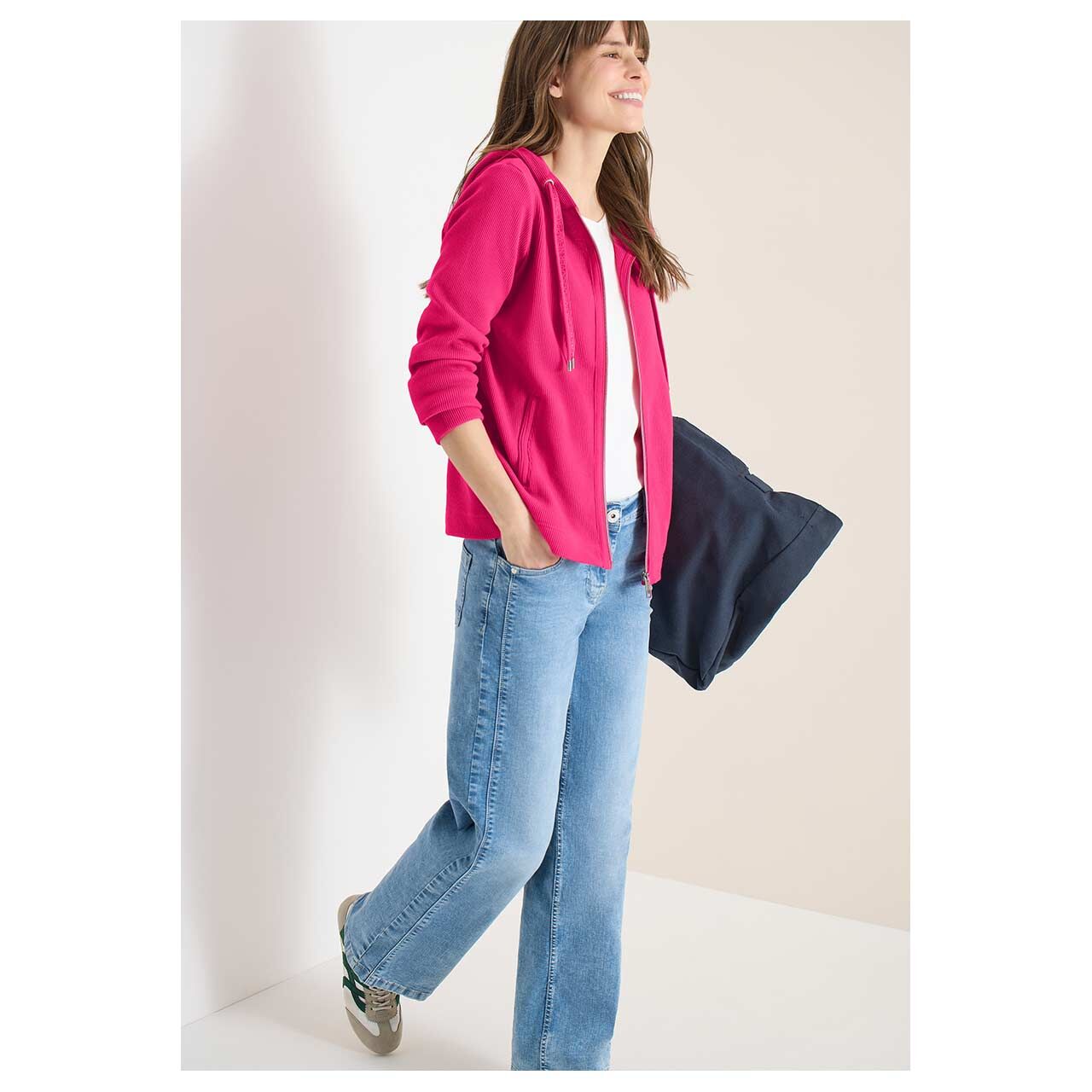 Damen Hoodie Shirtjacke von Cecil in Pink, Ganzkörperansicht Model