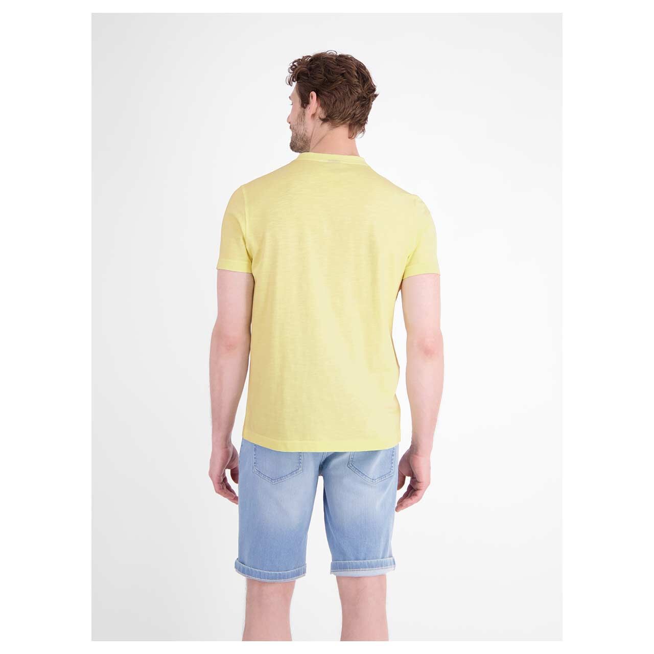 Herren T-Shirt von Lerros in Gelb meliert, Rückansicht am Model