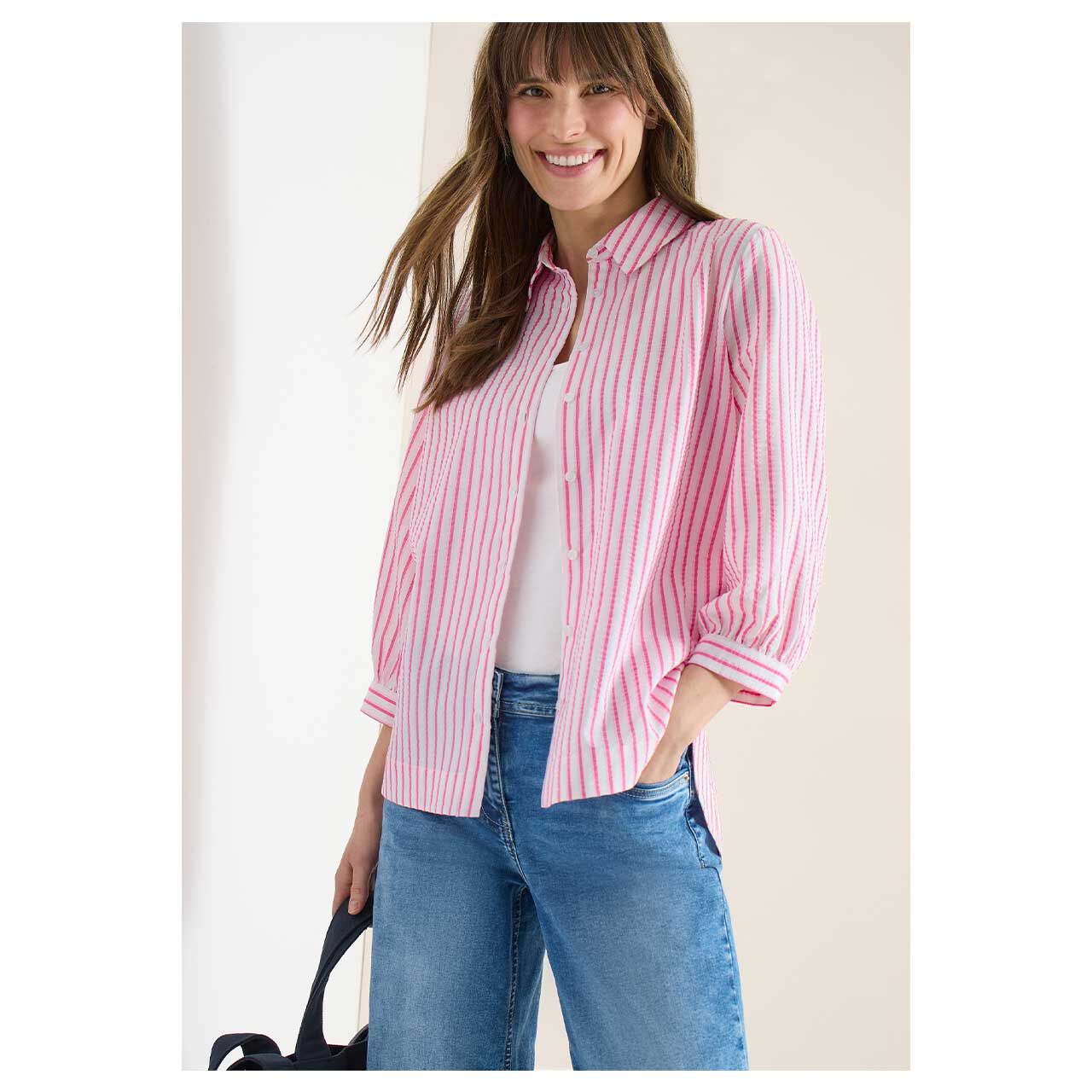 Damen 3/4 Arm Bluse Seersucker Multistripe von Cecil in Pink gestreift, Vorderansicht am Model