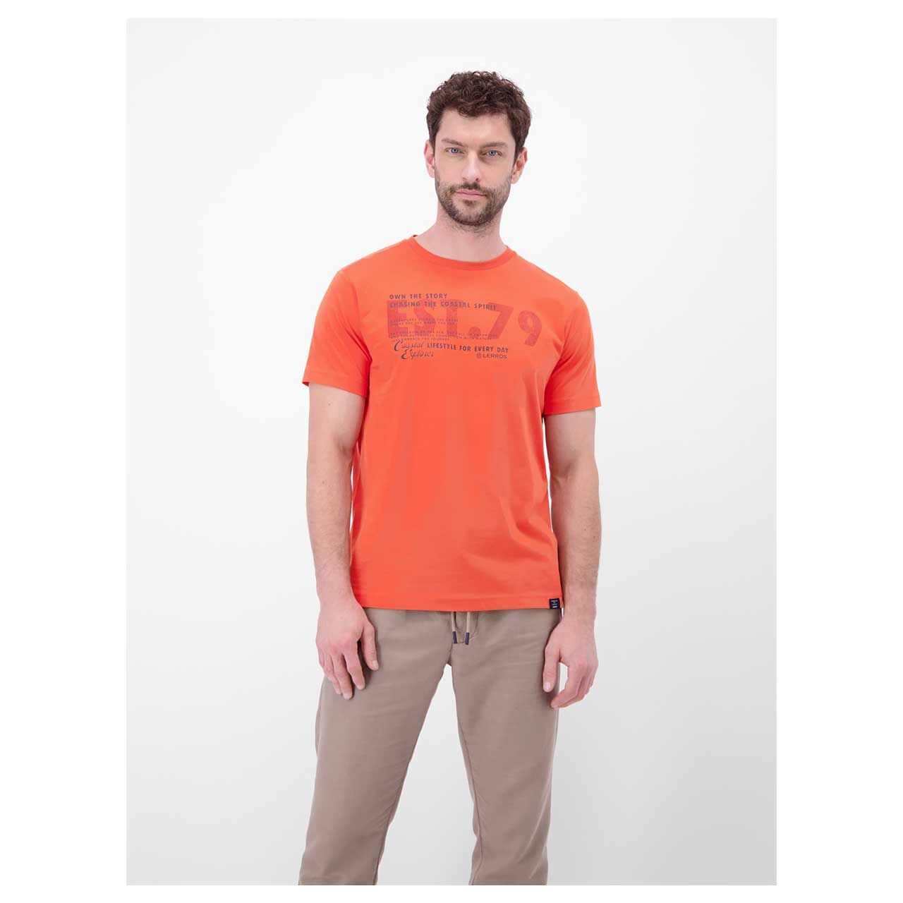 Herren T-Shirt von lerros in Rot mit Print, Vorderansicht am Model