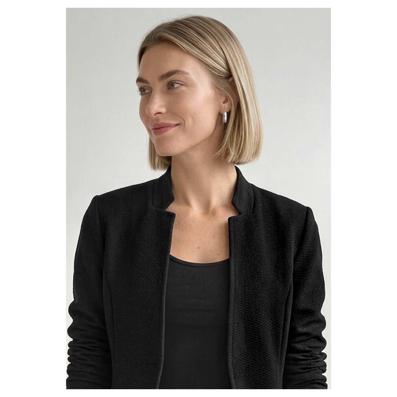 Street One Damen Blazer Structured Jersey in Schwarz, Nahaufnahme Model von vorne