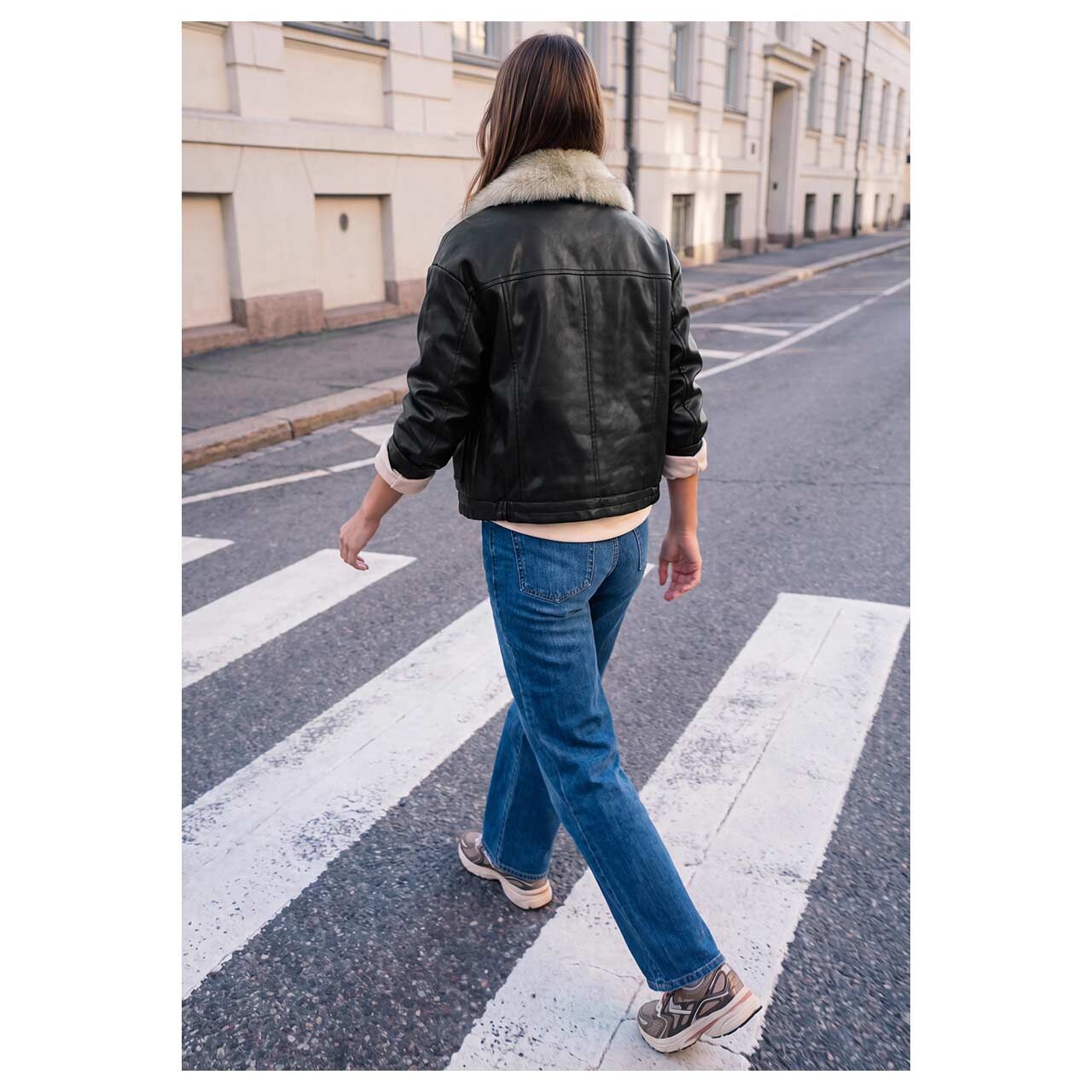 Damen Jacke Fake Leather von Street One Studio in Schwarz, Ganzkörperansicht am Model Hinten