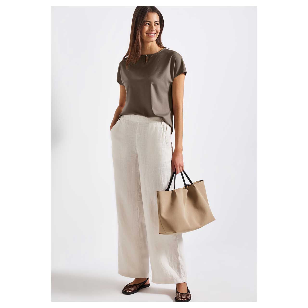 Street One Jersey Damen T-Shirt von Street One in Sandbraun, Ganzkörpersicht Outfit am Modell
