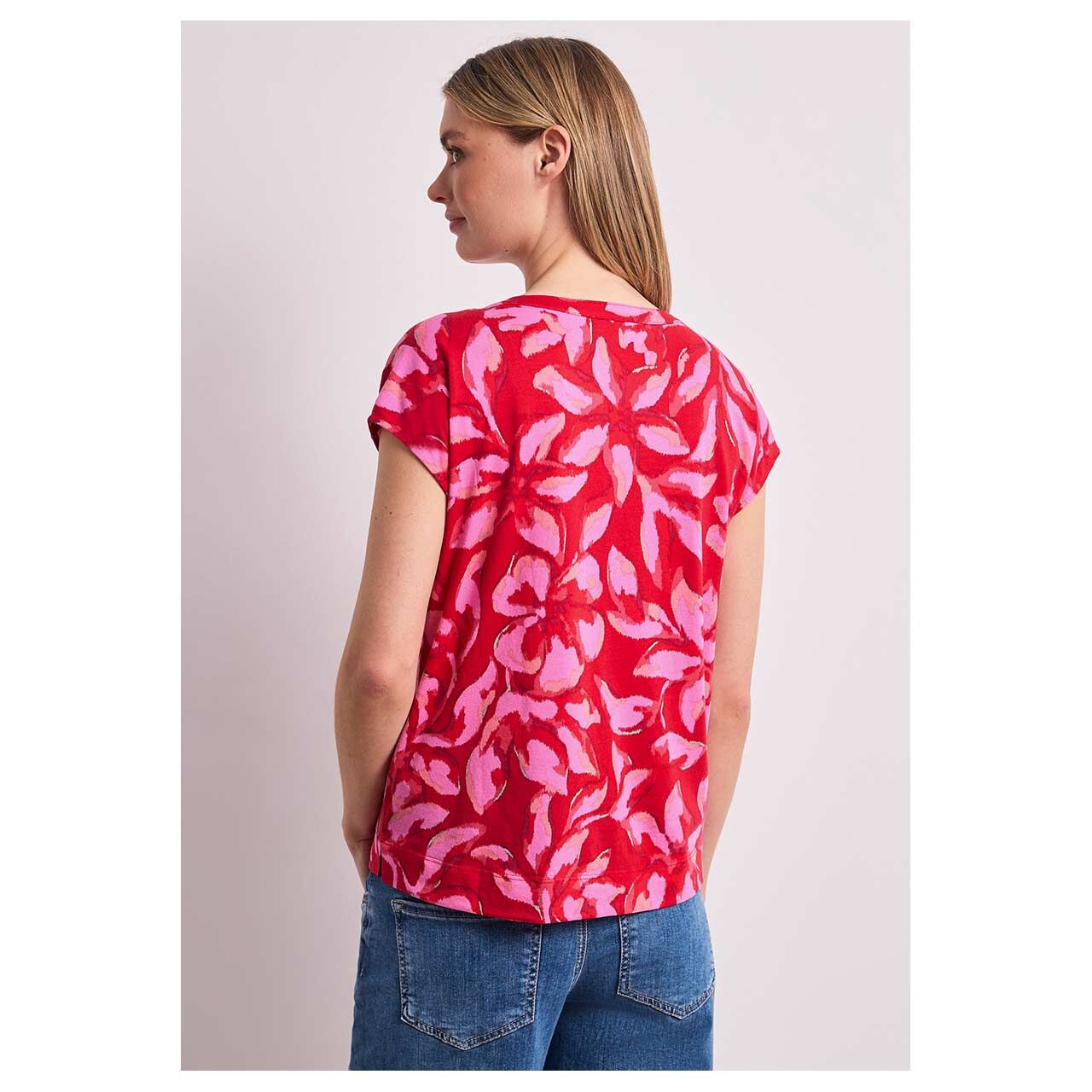 Damen T-Shirt Printed Buttons von Street One in Rot mit Print, Rückansicht am Model