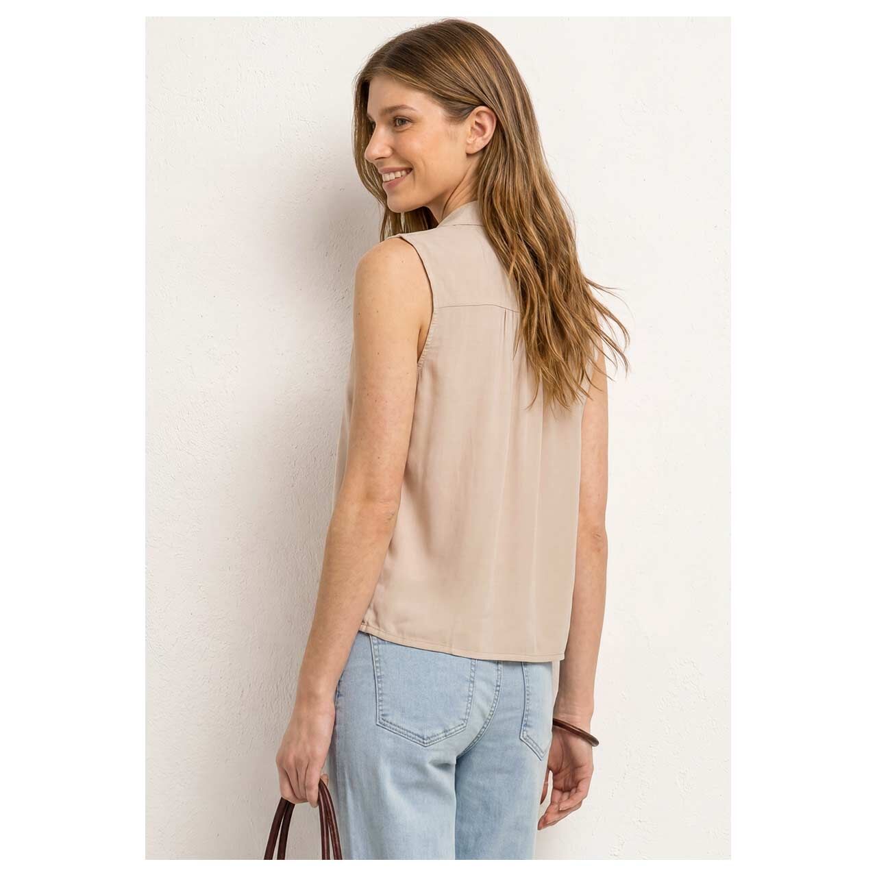 Damen Blusen Top Bowling Collar von Street One in Beige mit Print, Rückansicht am Model