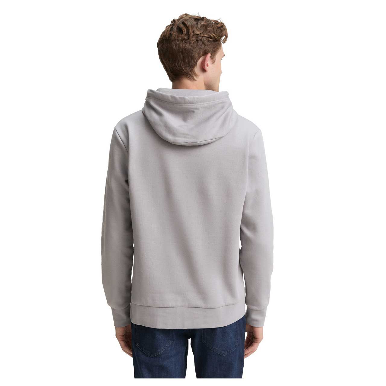 Herren Hoodie Sweatshirt von Tom Tailor in Hellgrau mit Print, Rückansicht am Model