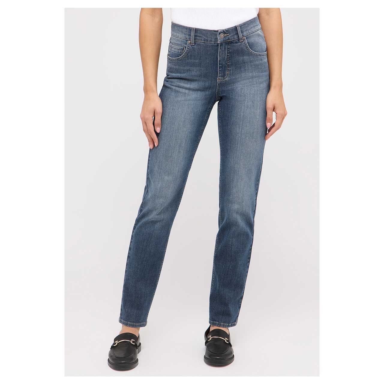Stretch Damenjeans Cici von Angels in Blau angewaschen, Rückansicht am Model