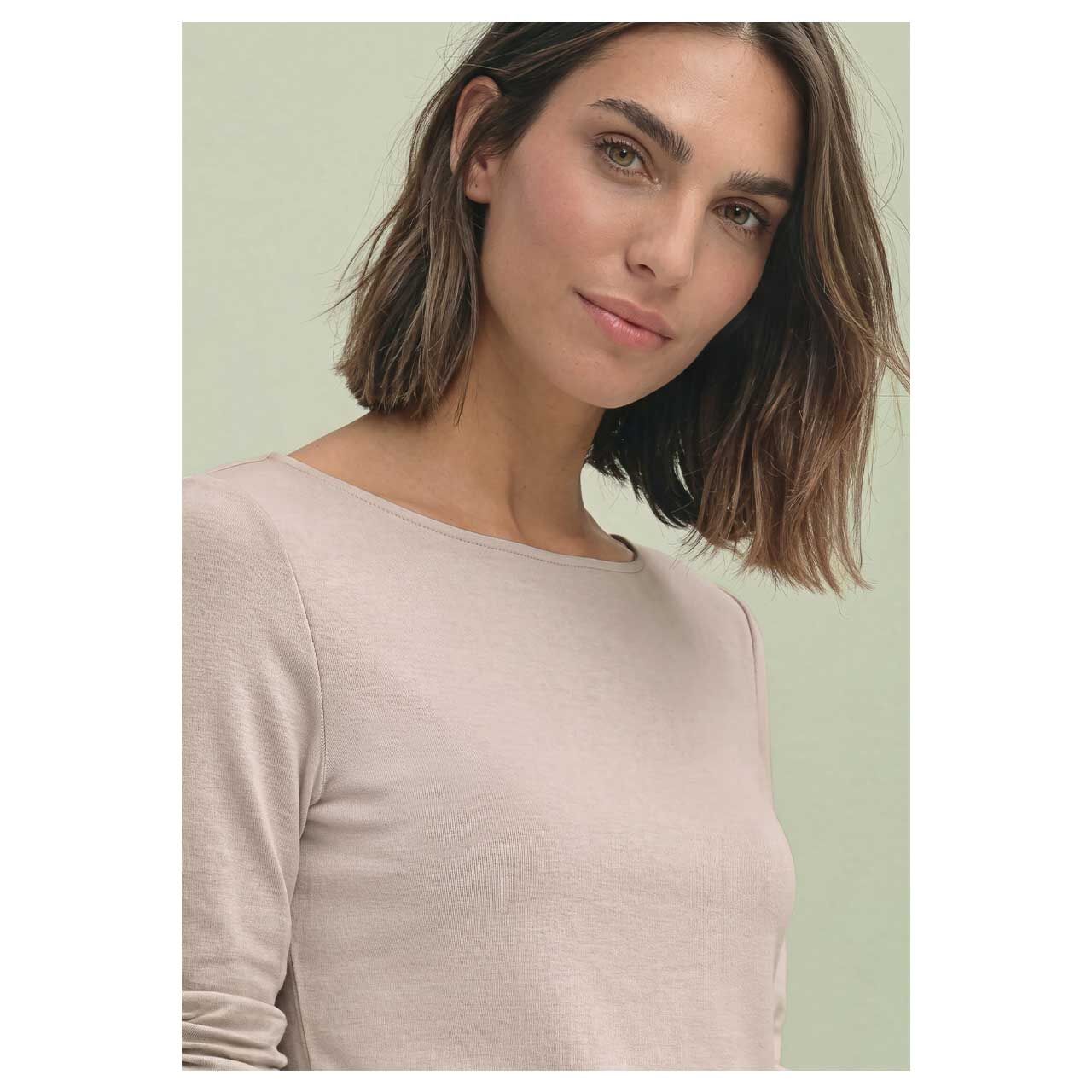 Damen Langarm Shirt Lanea von Street One in Beige, detaillierte Vorderansicht am Model
