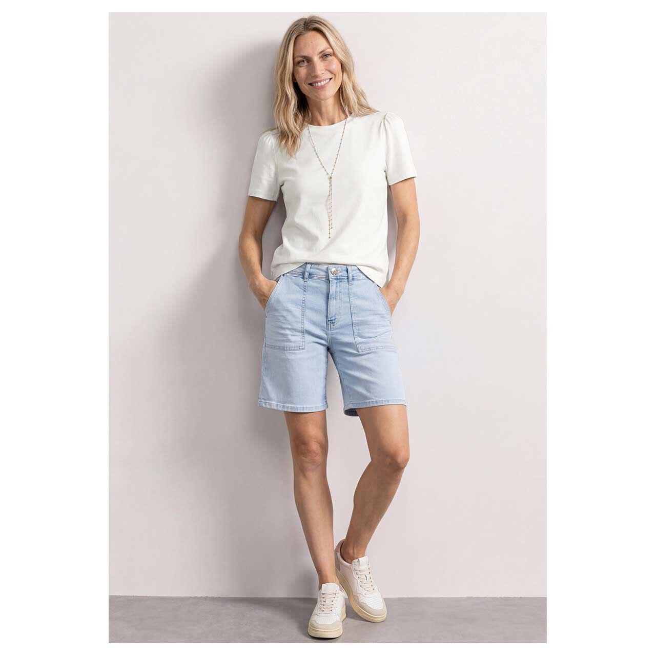 Damen T-Shirt Puff Sleeves von Street One in Cremeweiß, Ganzkörperansicht am Model