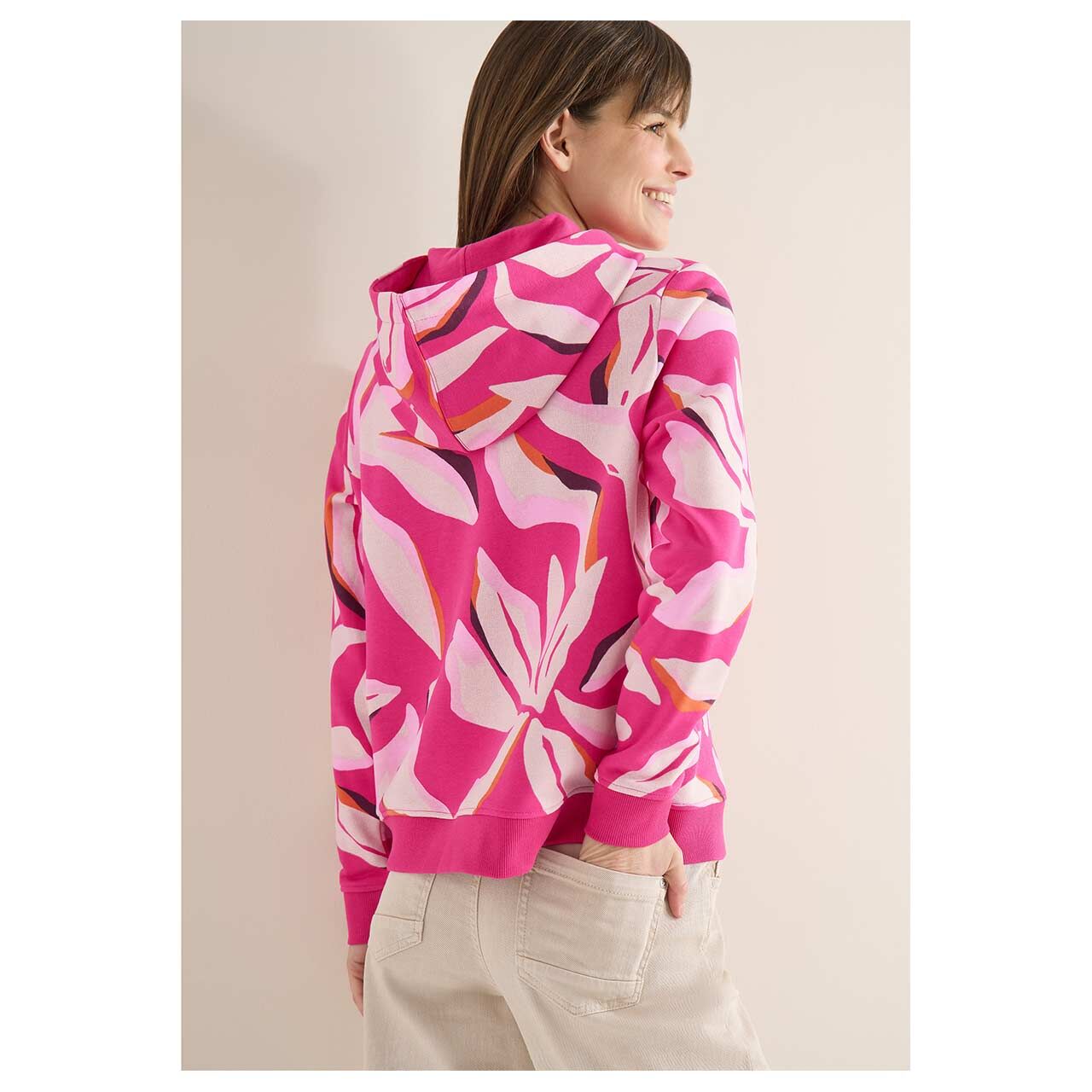 Damen Hoodie Sweatshirt Allover von Cecil in Pink mit Print, Rückansicht am Model