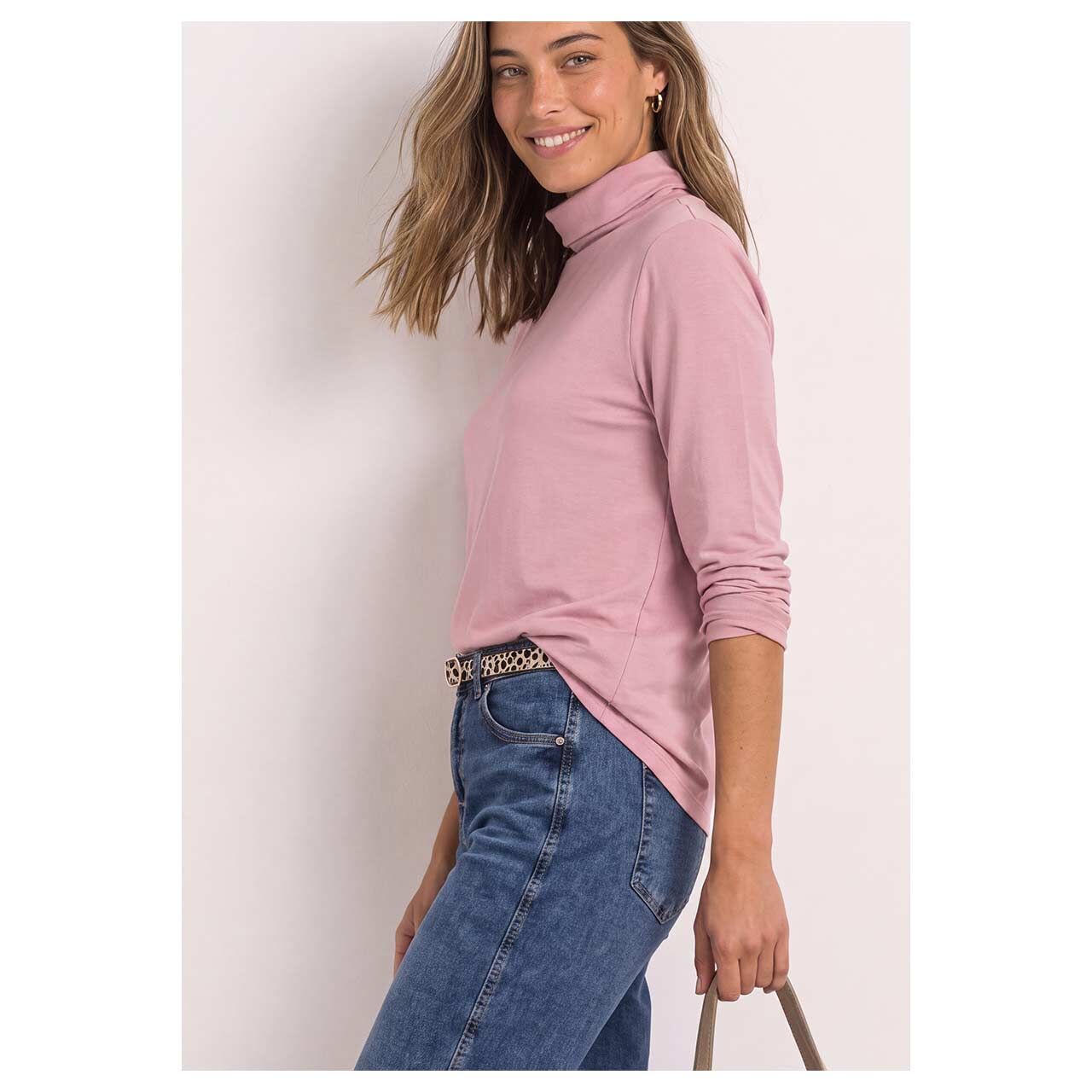 Damen Rollkragen Langarmshirt Feminim Roll Neck von Street One in Rosa, Ganzkörperansicht am Model