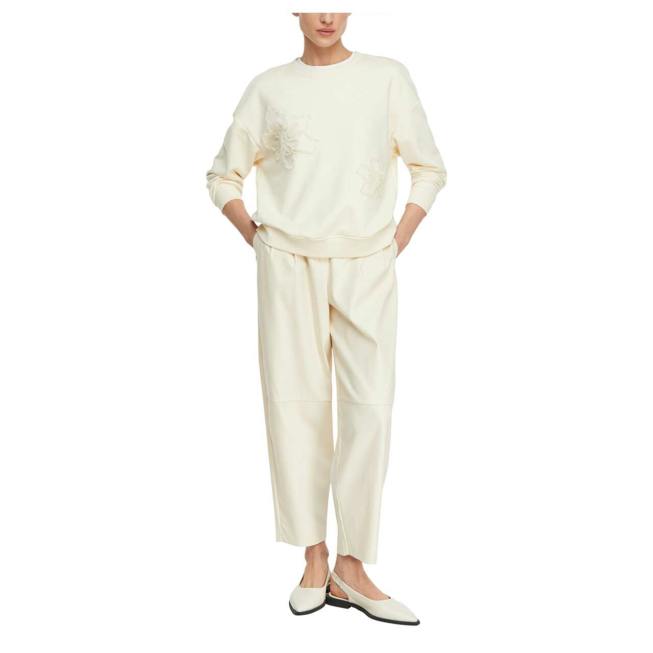 Damen Sweatshirt von Comma in Cremeweiß, Ganzkörperansicht Model