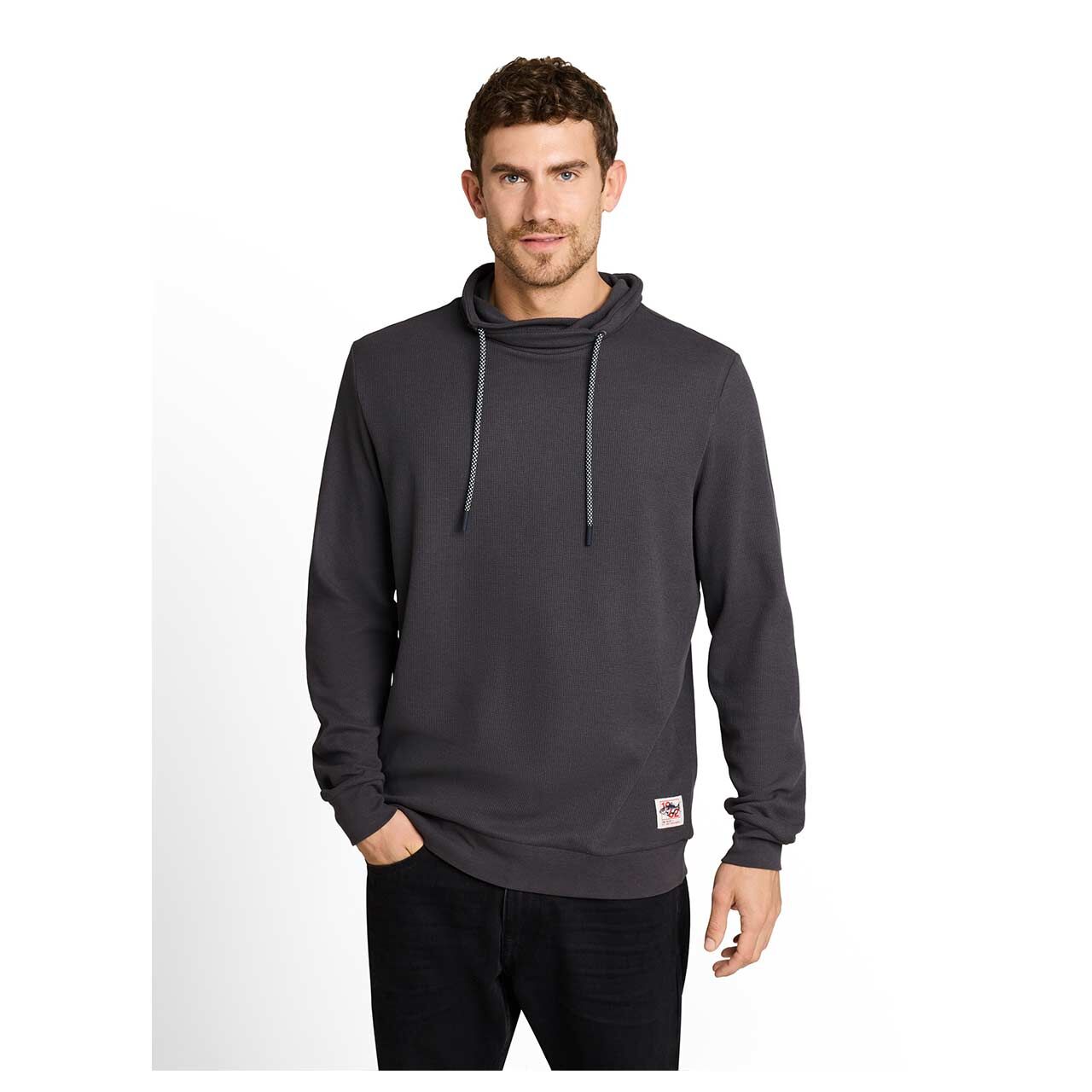 Herren Pullover Structured Snood von Tom Tailor in Dunkelgrau, Vorderansicht am Model