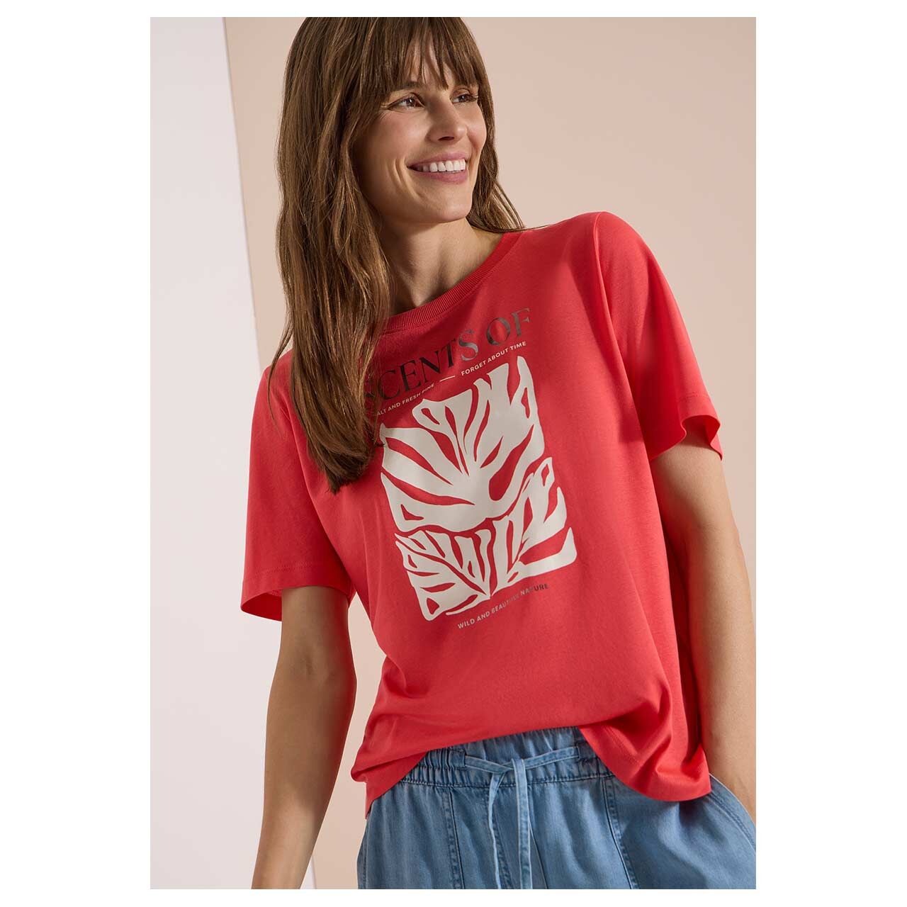 Damen T-Shirt Monstera Print von Cecil in Korallenrot mit Print, Vorderansicht am Model