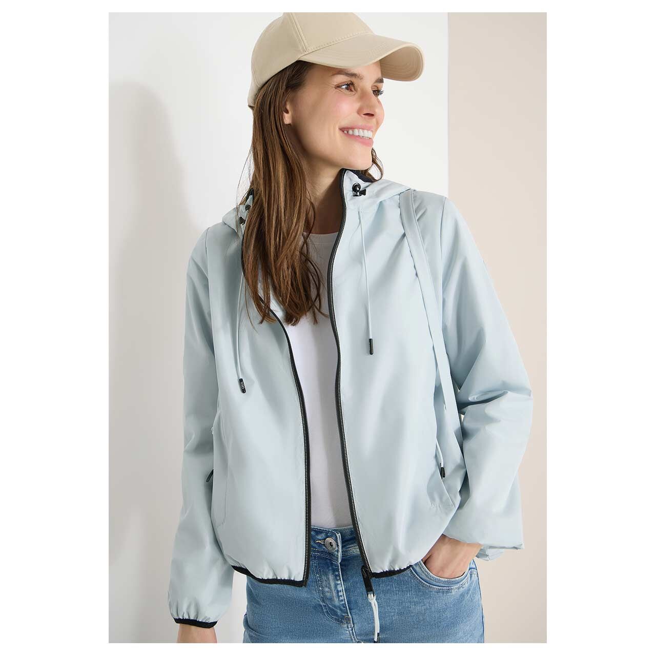 Damen Jacke Packable Padded Jacket von Cecil in Hellblau, Vorderansicht am Model