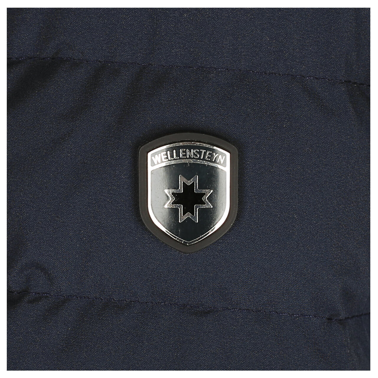 wellensteyn-jacke-abendstern-darknavy-719-detail Damen Jacke Abendstern von Wellensteyn in Dunkelblau, Detailansicht Logo