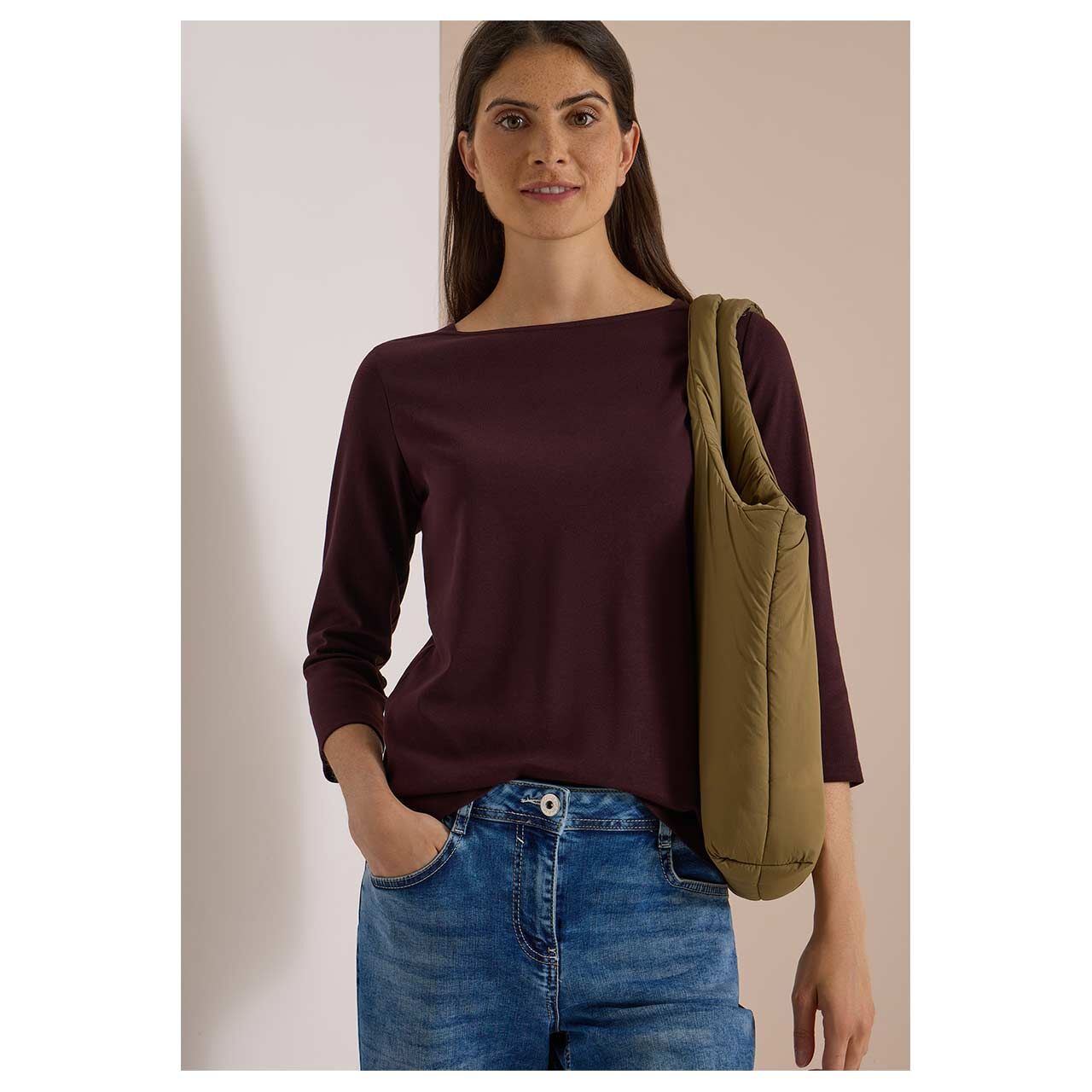 Damen 3/4 Arm Shirt Basic Boatneck von Cecil in Lila, detaillierte Vorderansicht am Model