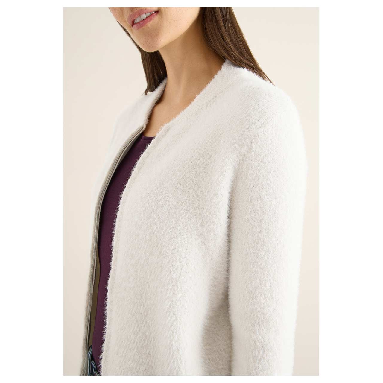 Damen Strickjacke Jacquard Zipper Cardigan von Cecil in Cremeweiß, Seitansicht am Model links