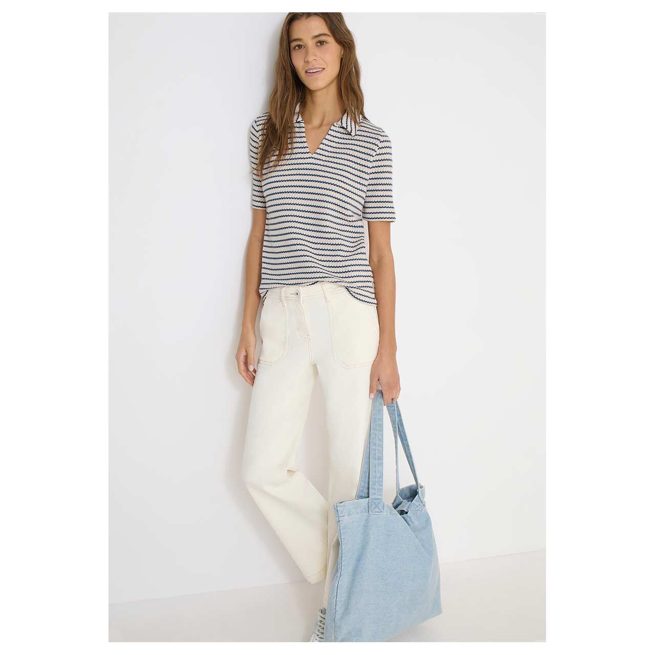 Damen Poloshirt Striped Ajour von Cecil in Blau gestreift, Ganzkörperansicht Model