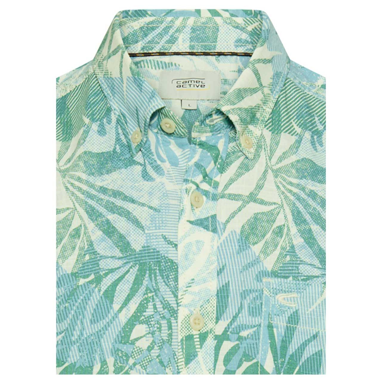 Herren Kurzarm Hemd von Camel active in der Farbe Grün mit Print, Detailansicht vorne