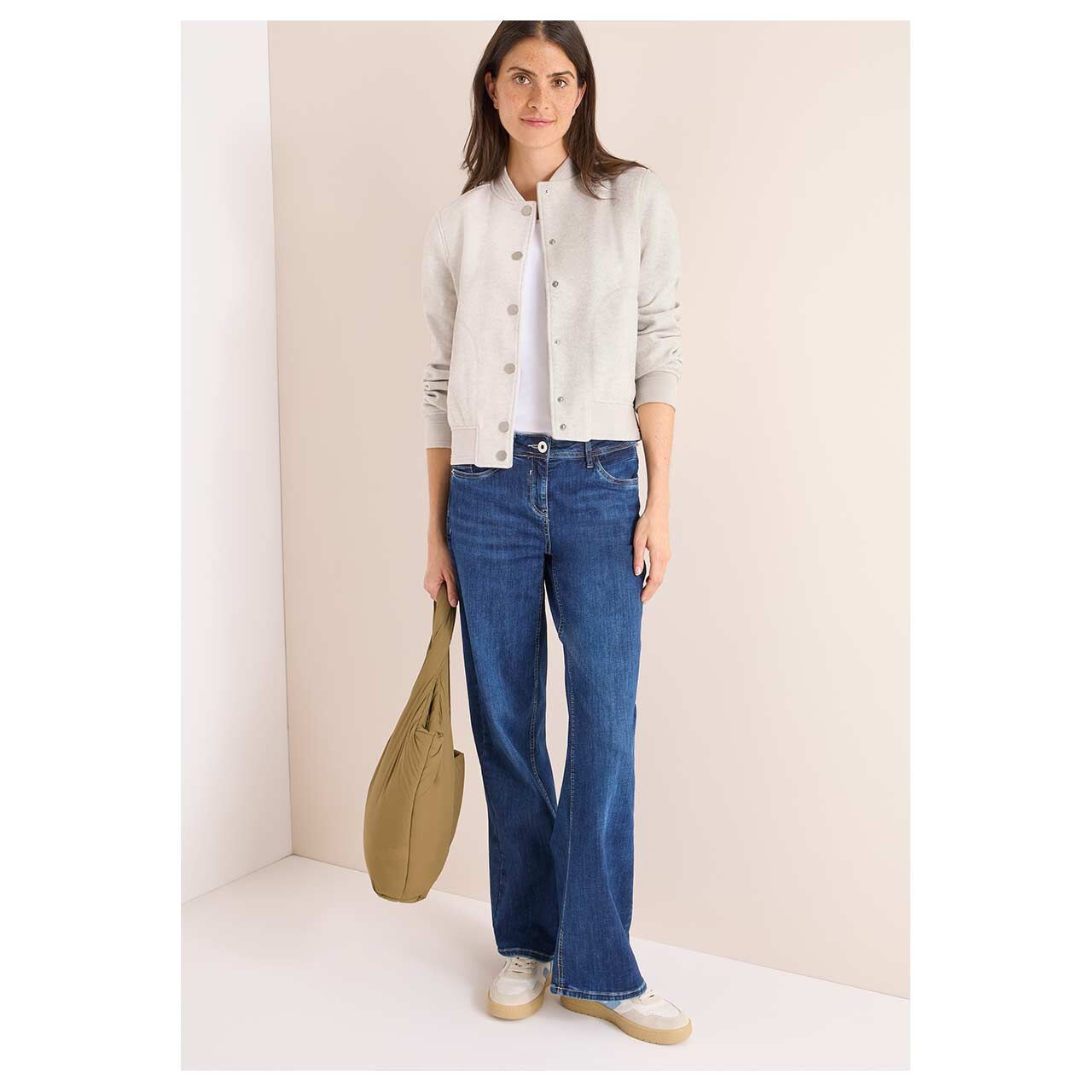 Damenjacke Fake Wool Blouson von Cecil in Greige, Ganzkörperansicht am Model