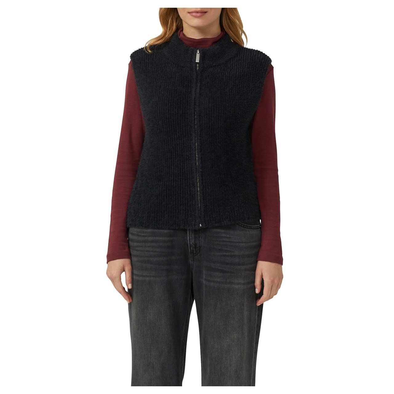 Damen Weste von s.Oliver in Schwarz, Vorderansicht am Model