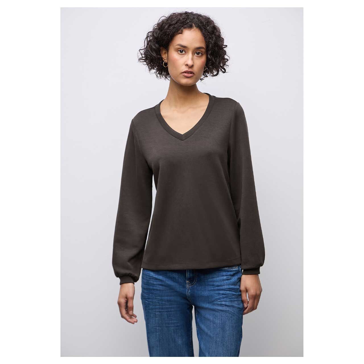 Damen Langarm Shirt Silk Look von Street One in Dunkelbraun, Rückansicht am Model