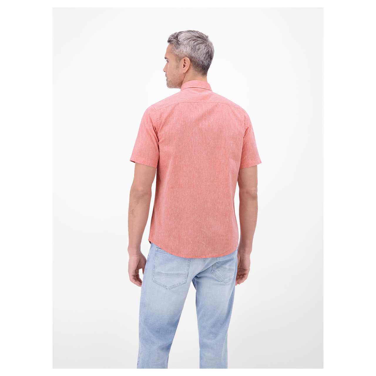 Herren 1/2 Arm Hemd von Lerros in Rot meliert, Rückansicht am Model