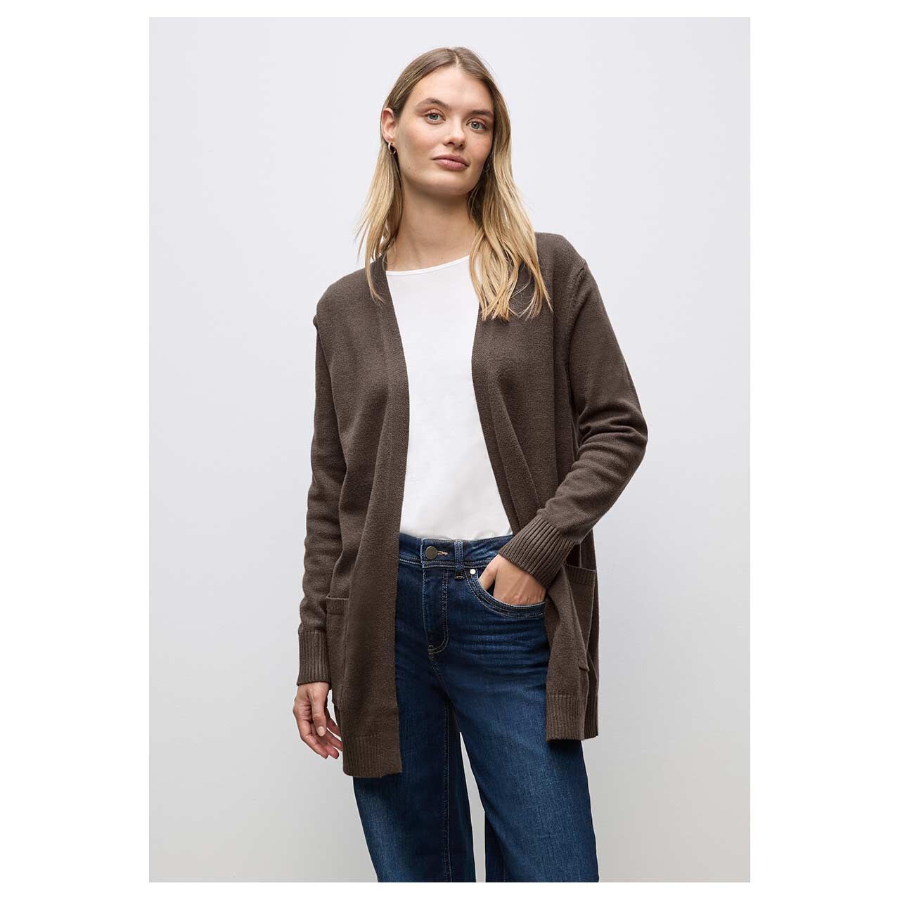 Damen Long Strickjacke Cosy Open Cardigan von Street One in Dunkelbraun meliert, Vorderansicht am Model
